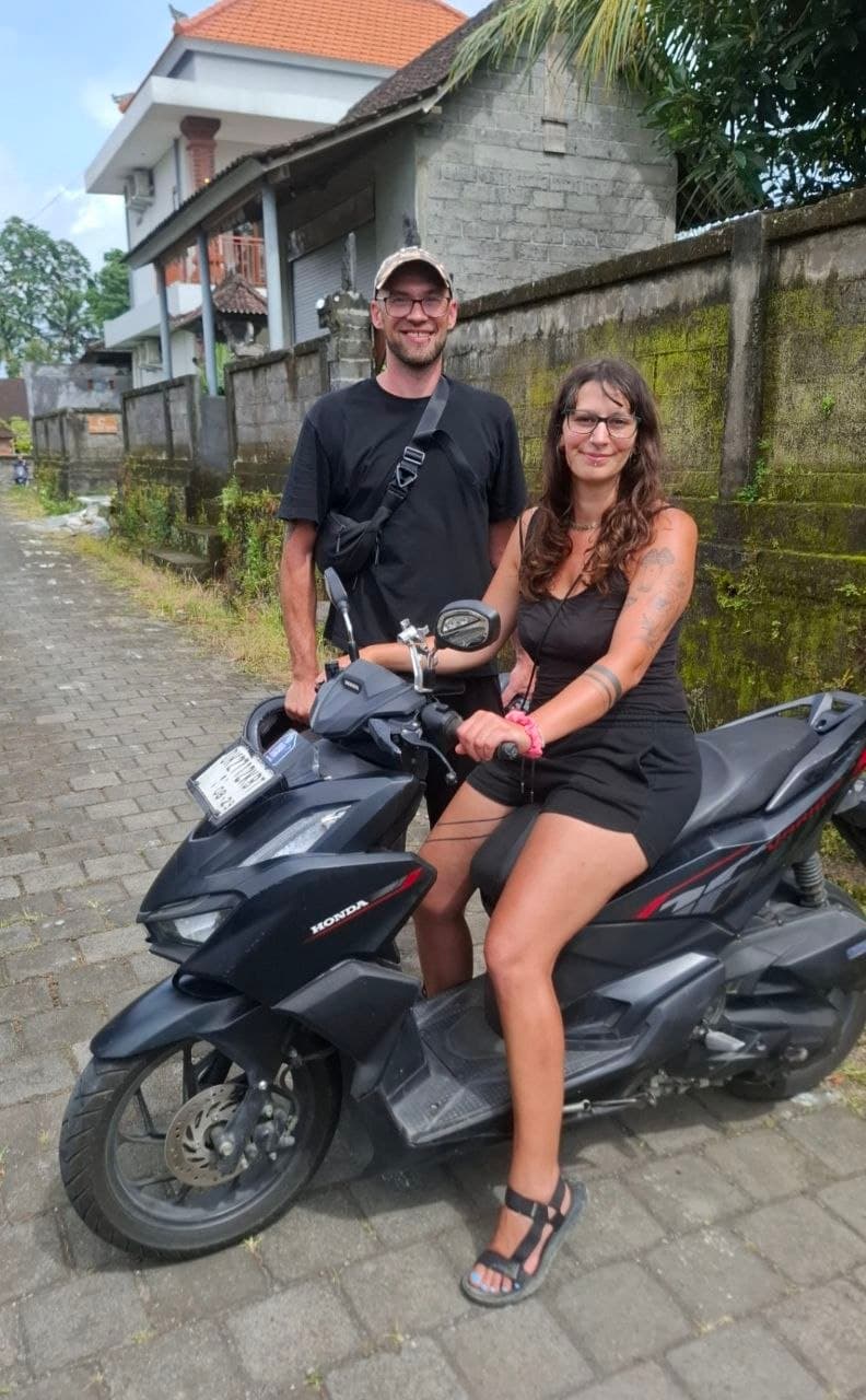 Giddy Bikes guest on a scooter in Bali